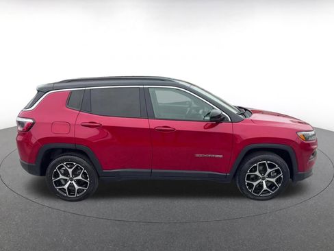 Used 2025 Jeep Compass Limited image 16