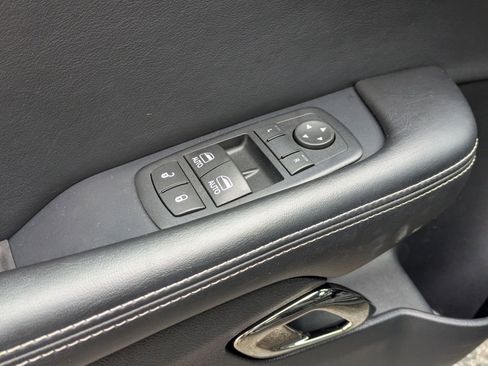 Used 2016 Dodge Challenger SRT Hellcat image 14