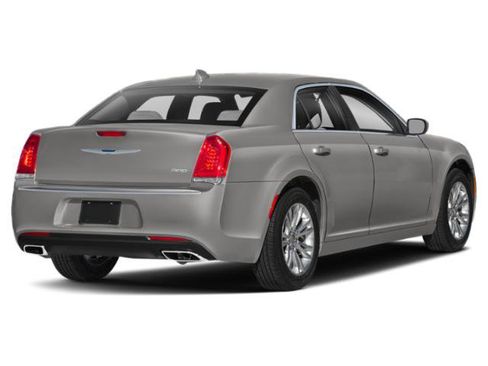 Certified 2022 Chrysler 300 Touring w/ Sport Appearance Package image 3