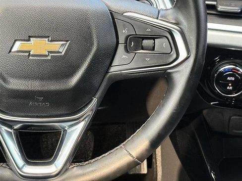 Used 2024 Chevrolet Trax LT w/ Driver Confidence Package FWD image 19