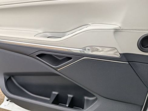 New 2026 Lincoln Navigator Reserve AWD/4WD image 13