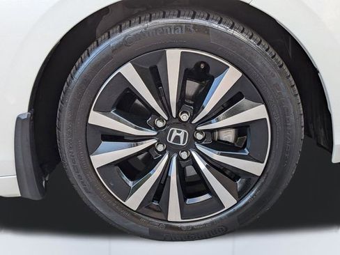 Certified 2024 Honda Civic EX-L image 10