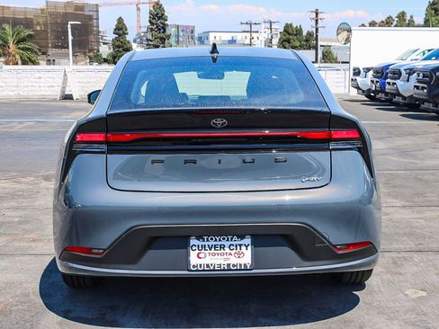 New 2026 Toyota Prius LE FWD image 8