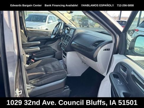 Used 2018 Dodge Grand Caravan SE w/ UConnect Hands-Free Group FWD image 9