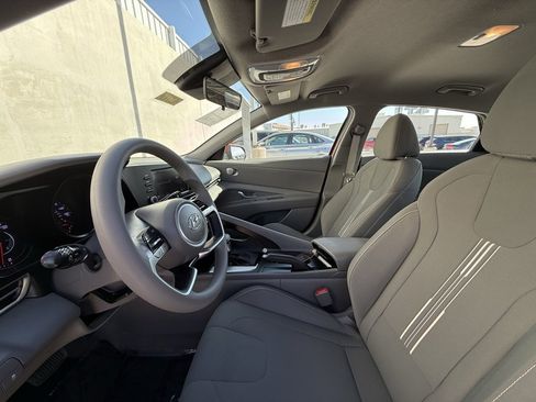 Used 2022 Hyundai Elantra SEL image 5