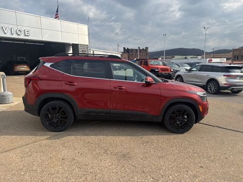 Certified 2025 Kia Seltos X-Line AWD/4WD image 6