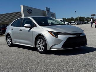 Used 2020 Toyota Corolla LE image 1