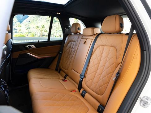 Used 2024 BMW X5 M60i image 26