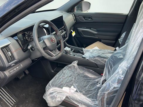 New 2026 Nissan Pathfinder SV image 14