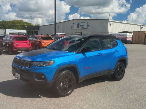 Used 2024 Jeep Compass Trailhawk AWD/4WD image 1