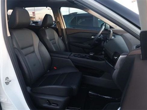 Used 2023 Nissan Rogue SL w/ SL Premium Package image 28