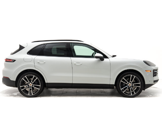 Certified 2026 Porsche Cayenne AWD/4WD image 34