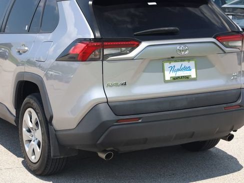 Used 2021 Toyota RAV4 LE AWD/4WD image 8