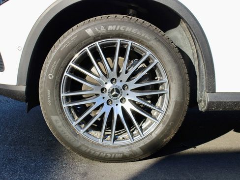 Certified 2025 Mercedes-Benz GLC 300 4MATIC image 10