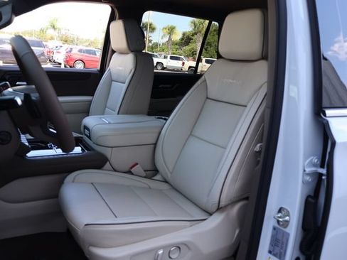 New 2026 GMC Yukon Denali AWD/4WD image 13