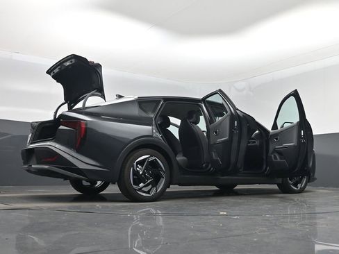 Certified 2025 Kia K4 EX image 25