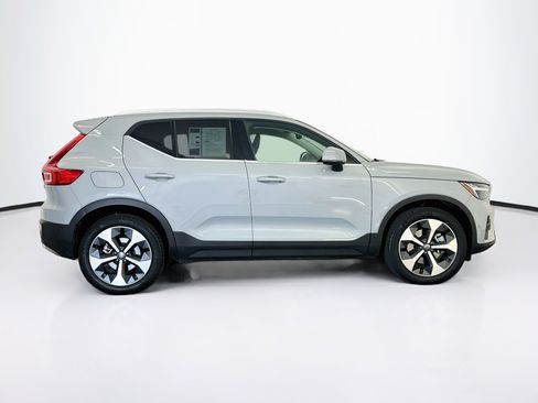 Used 2025 Volvo XC40 B5 Plus AWD/4WD image 10