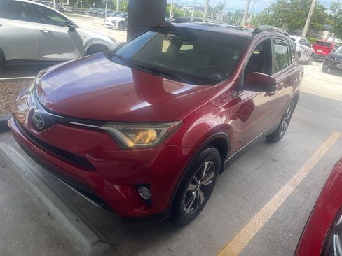 Used 2017 Toyota RAV4 XLE FWD image 4