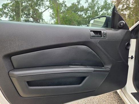 Used 2013 Ford Mustang Coupe image 16