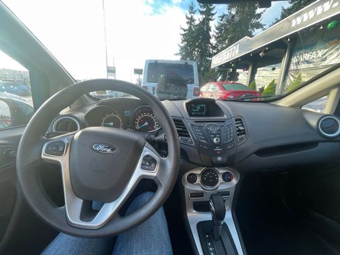 Used 2017 Ford Fiesta SE image 9