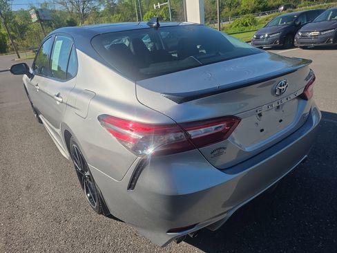 Used 2019 Toyota Camry XSE FWD image 7