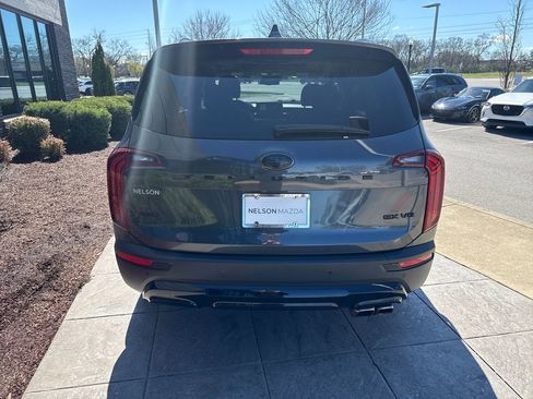 Used 2021 Kia Telluride EX w/ EX Premium Package image 5