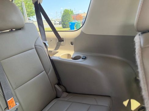 Used 2018 Chevrolet Suburban Premier AWD/4WD image 42