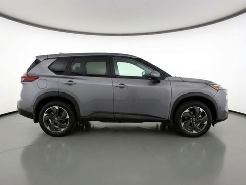 Used 2025 Nissan Rogue SV FWD image 11