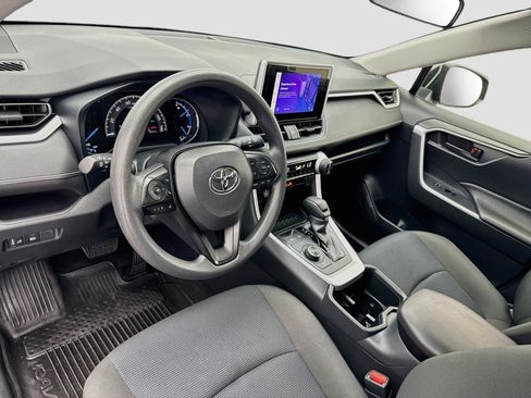 Used 2025 Toyota RAV4 LE AWD/4WD image 7
