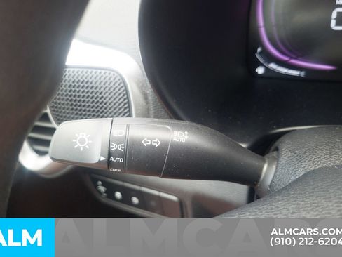 Used 2025 Kia Soul LX w/ LX Technology Package FWD image 31