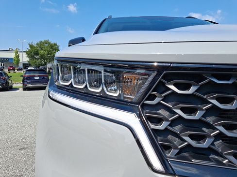 Certified 2023 Kia Sorento S w/ Panoramic Sunroof Package AWD/4WD image 9