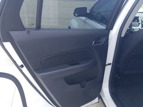 Used 2015 GMC Terrain SLE FWD image 11