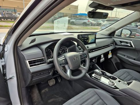 New 2026 Mitsubishi Outlander SE AWD/4WD image 32