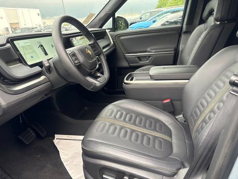 Used 2025 Rivian R1S Adventure AWD/4WD image 9