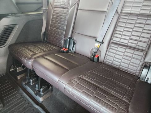 Used 2023 Cadillac Escalade Premium Luxury Platinum RWD image 33