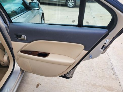 Used 2010 Ford Fusion SEL FWD image 8