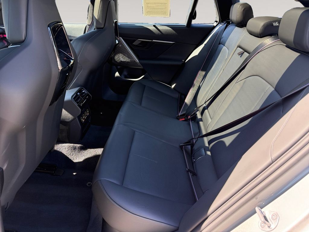 Used 2026 BMW M5 Touring AWD/4WD image 13