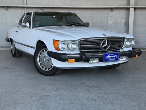 Used 1987 Mercedes-Benz 560 SL image 2