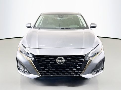 Used 2023 Nissan Altima 2.5 S FWD image 2