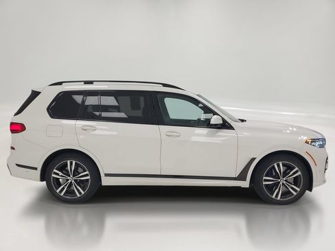 Used 2019 BMW X7 xDrive50i w/ M Sport Package AWD/4WD image 4