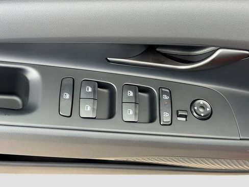 New 2026 Hyundai Elantra Sport FWD image 17