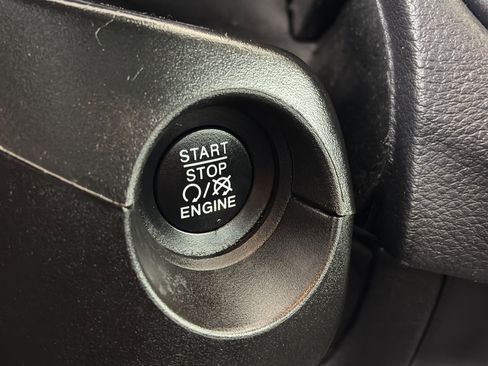 Used 2018 Jeep Compass Latitude image 24