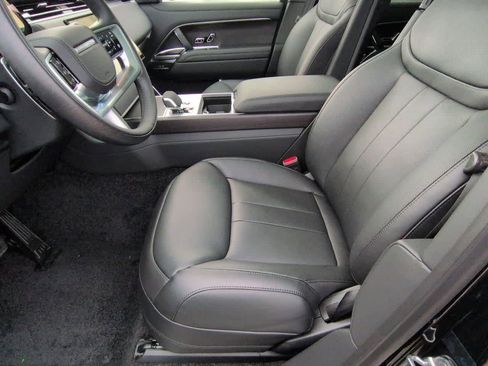 New 2026 Land Rover Range Rover SE image 16