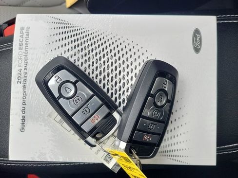 Used 2024 Ford Escape SE w/ PHEV Premium Package image 36