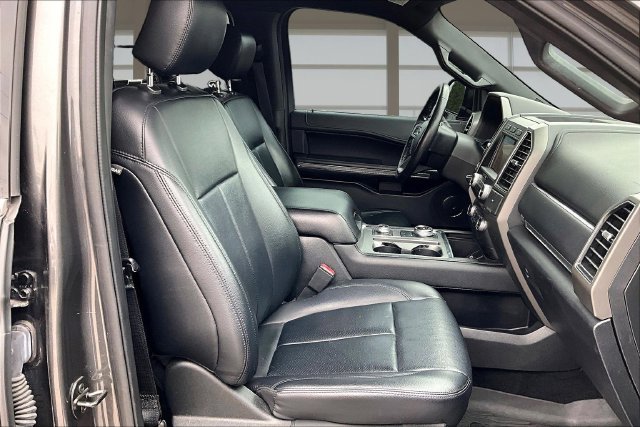 Used 2019 Ford Expedition XLT w/ Equipment Group 202A AWD/4WD image 7