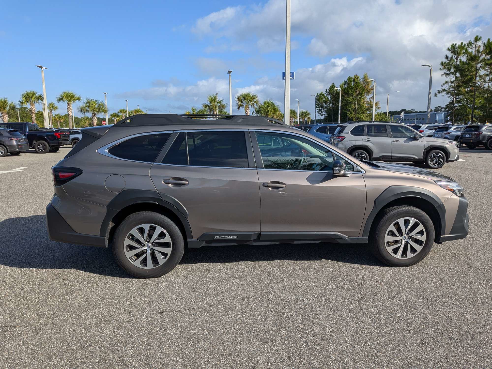 Certified 2024 Subaru Outback Premium AWD/4WD image 3