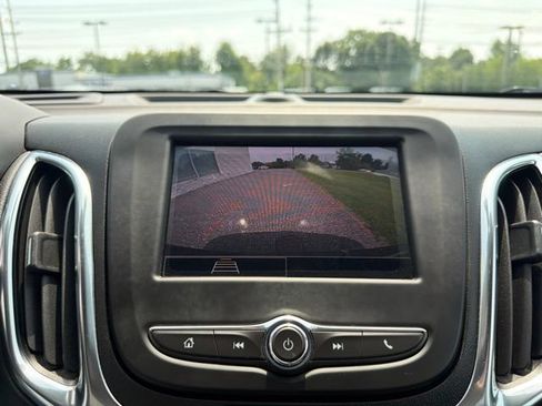 Used 2022 Chevrolet Equinox LT w/ Driver Convenience Package AWD/4WD image 18