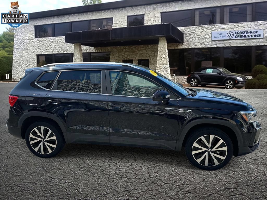 Used 2022 Volkswagen Taos SE AWD/4WD image 4