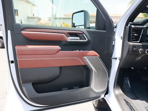 Used 2026 GMC Sierra 3500 Denali Ultimate AWD/4WD image 18