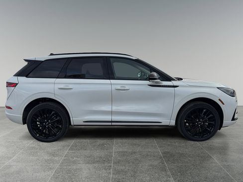 New 2026 Lincoln Corsair Premiere image 6